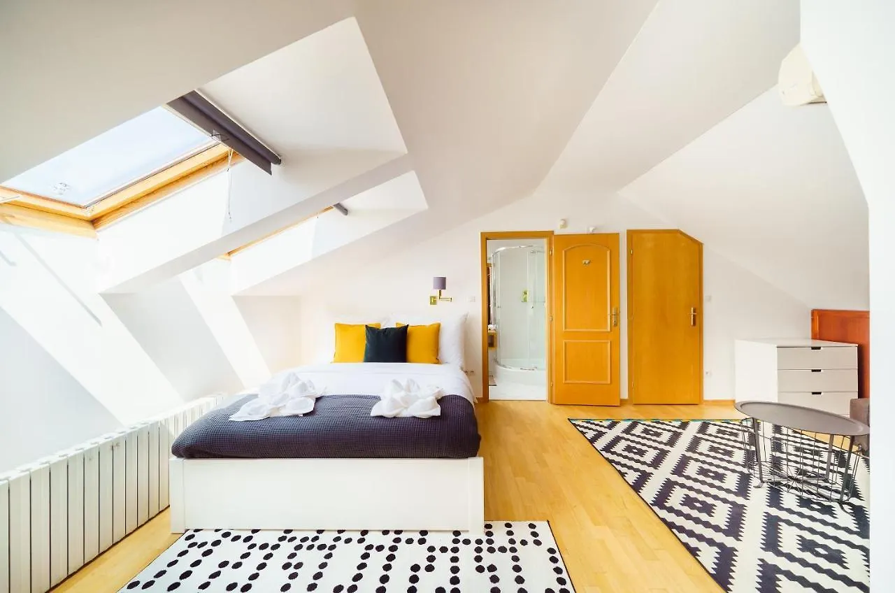 Home Alone 5Br+3Bath Penthouse In Center Of Prague Apartment