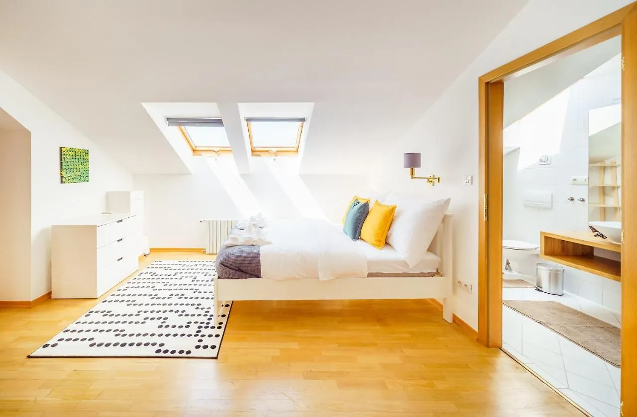 Home Alone 5Br+3Bath Penthouse In Center Of Prague Apartment