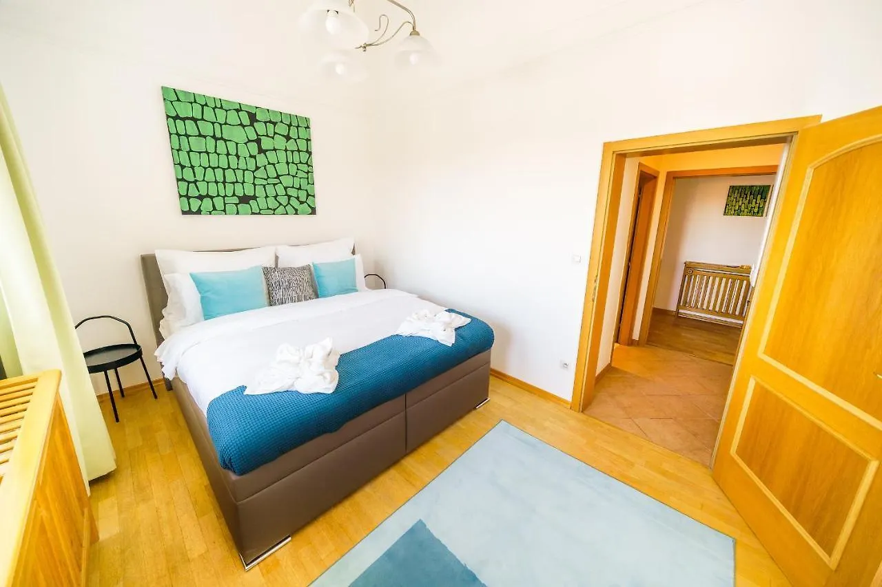 Home Alone 5Br+3Bath Penthouse In Center Of Prague 0*,